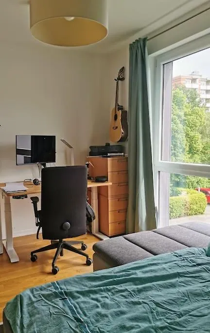 Kinderfreundliche Neubauwohnung Am Hagenbecks Tierpark Mit Balkon Und Spielplatz 汉堡