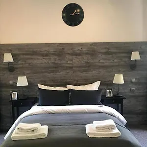 2* Apartahotel Hamburg Room
