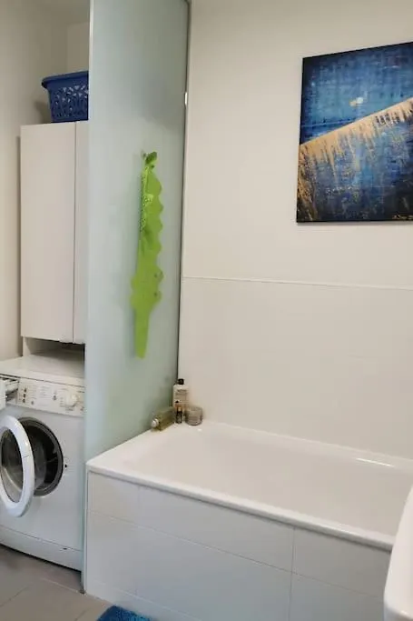 Apartment Kinderfreundliche Neubauwohnung Am Hagenbecks Tierpark Mit Balkon Und Spielplatz Hamburg