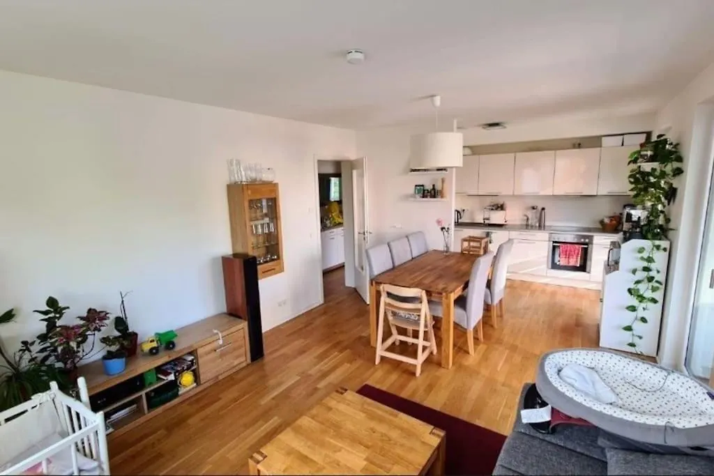 Kinderfreundliche Neubauwohnung Am Hagenbecks Tierpark Mit Balkon Und Spielplatz Hamburg